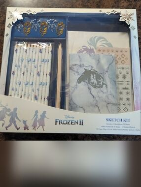 Disney Frozen II Art Sketch Kit